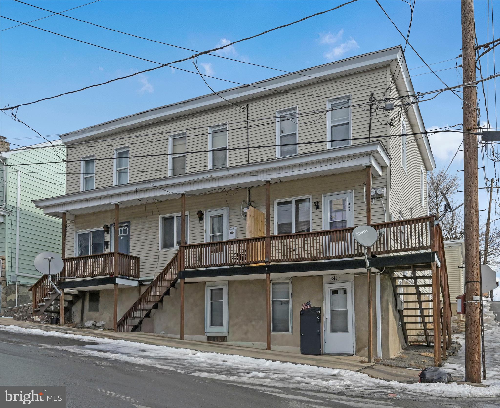 237 South Chestnut Street Shenandoah, PA 17976 - Photo 5 of 35 Exterior Front