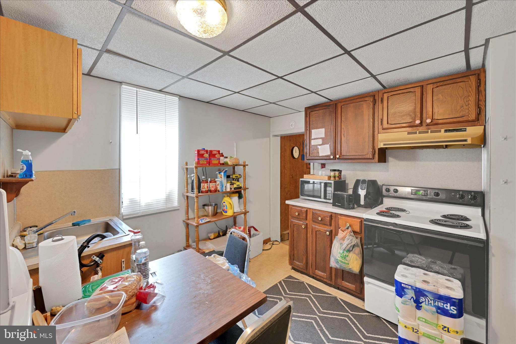 237 South Chestnut Street Shenandoah, PA 17976 - Photo 9 of 35 Unit#1-Kitchen