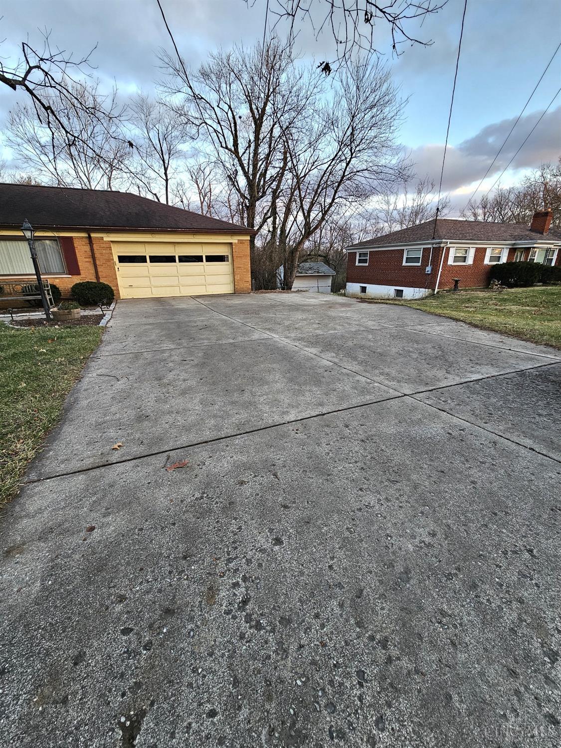 6104 Gaines Road Cincinnati, OH 45247 - Photo 2 of 37 Gallery Image 2
