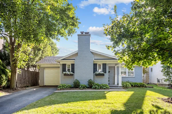 $599,000 | 33 South June Terrace, Lake Forest, IL 60045