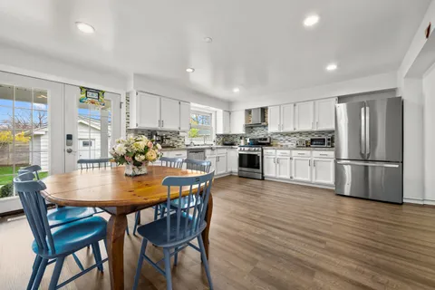 $599,000 | 33 South June Terrace, Lake Forest, IL 60045