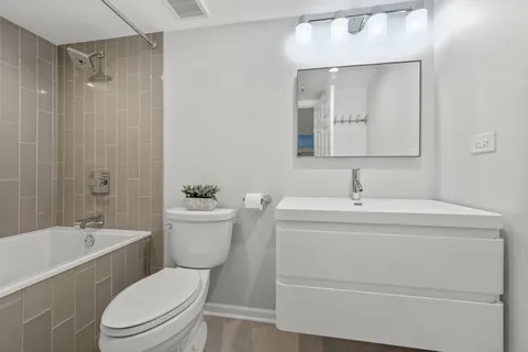 $599,000 | 33 South June Terrace, Lake Forest, IL 60045