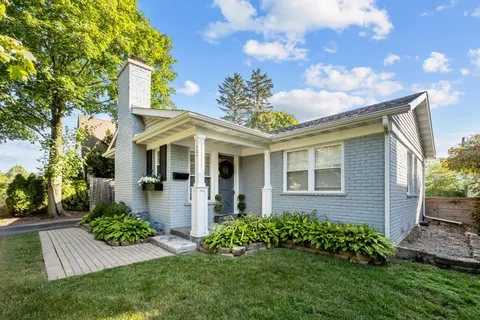 $599,000 | 33 South June Terrace, Lake Forest, IL 60045