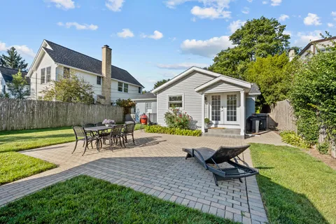 $599,000 | 33 South June Terrace, Lake Forest, IL 60045