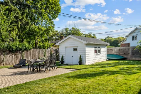 $599,000 | 33 South June Terrace, Lake Forest, IL 60045