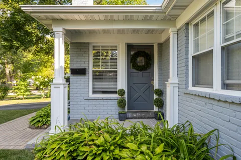 $599,000 | 33 South June Terrace, Lake Forest, IL 60045