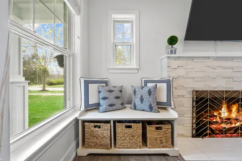 $599,000 | 33 South June Terrace, Lake Forest, IL 60045