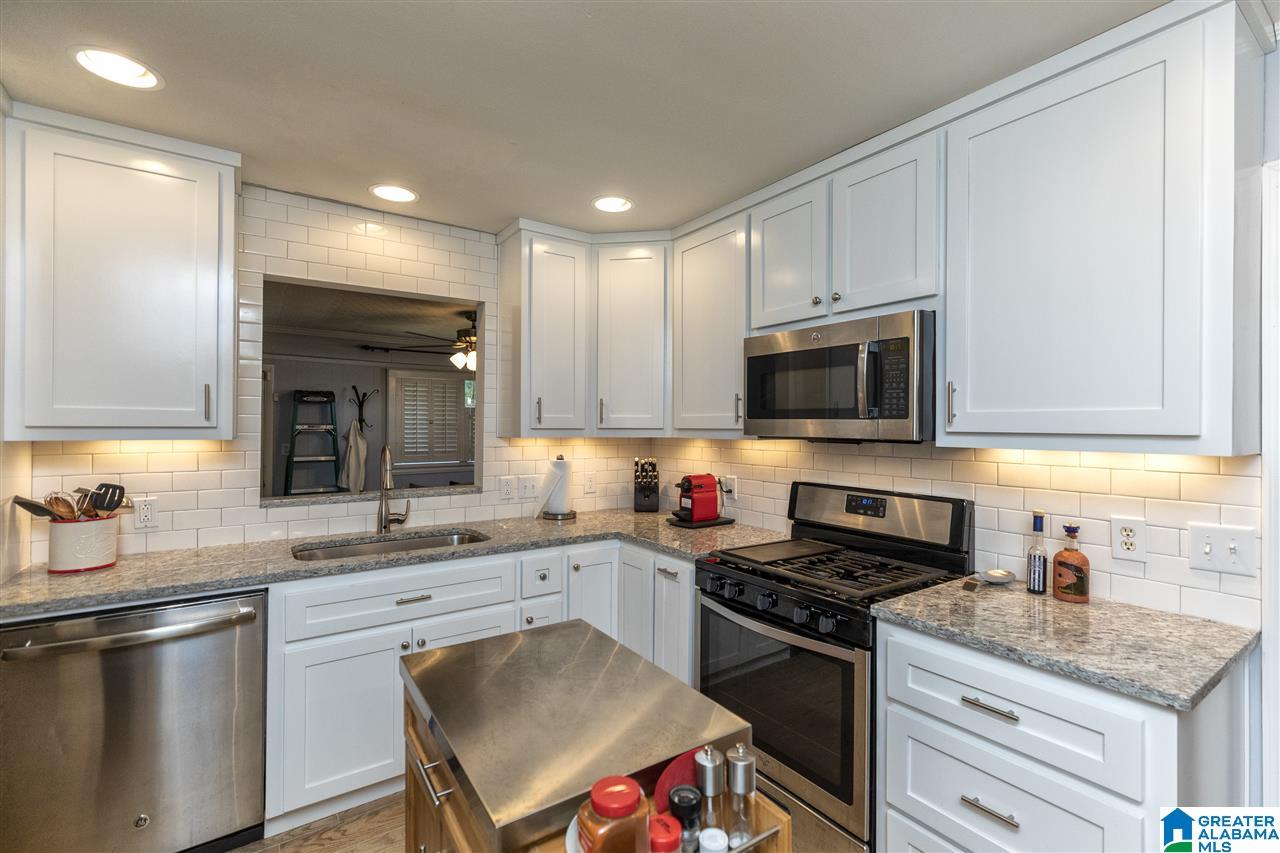 1513 Cresthill Road Birmingham, AL 35213 - Photo 12 of 31