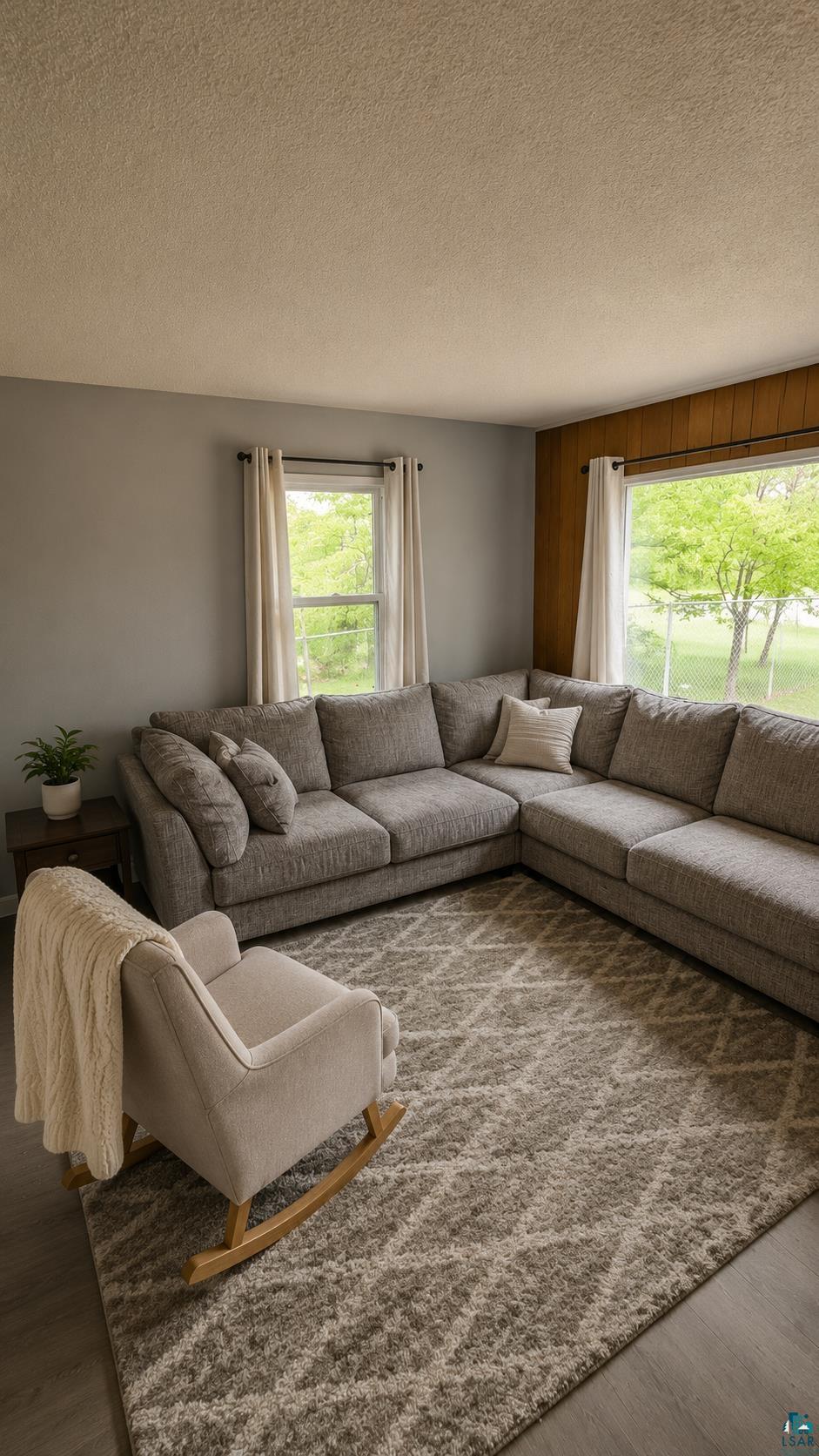 3990 Martin Road Duluth, MN 55803 - Photo 7 of 10 Living Room