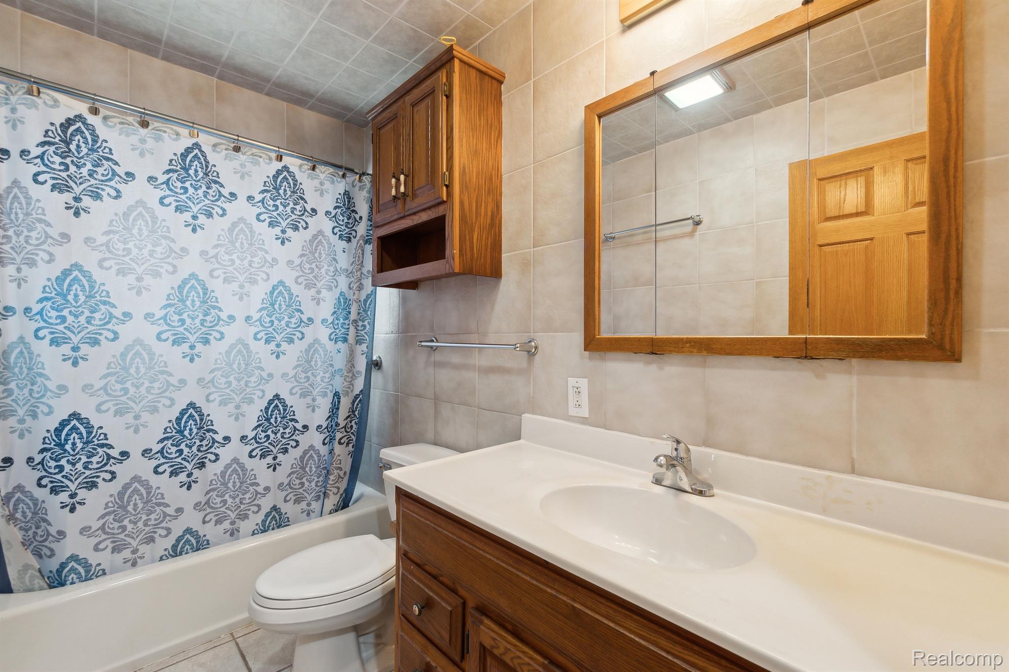 2464 West Maple Avenue Flint, MI 48507 - Photo 22 of 35 Gallery Image 22