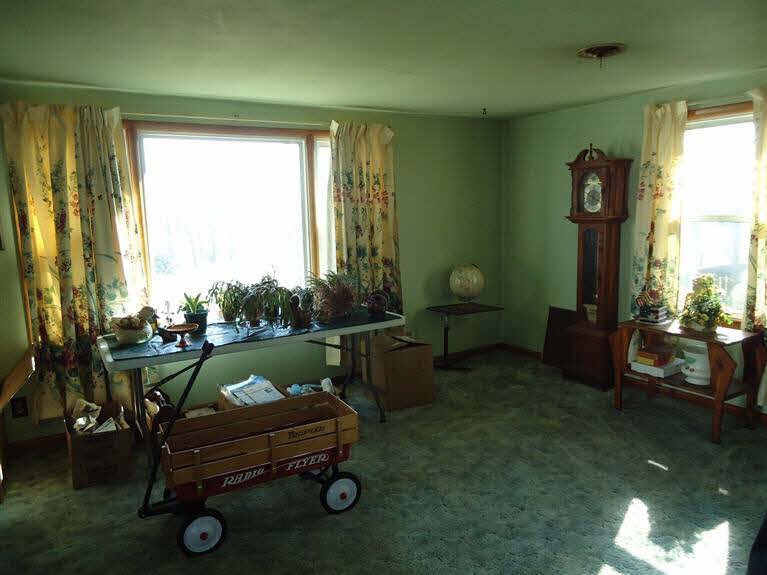 8191 South Voyles Road Pekin, IN 47165 - Photo 5 of 12 Gallery Image 5