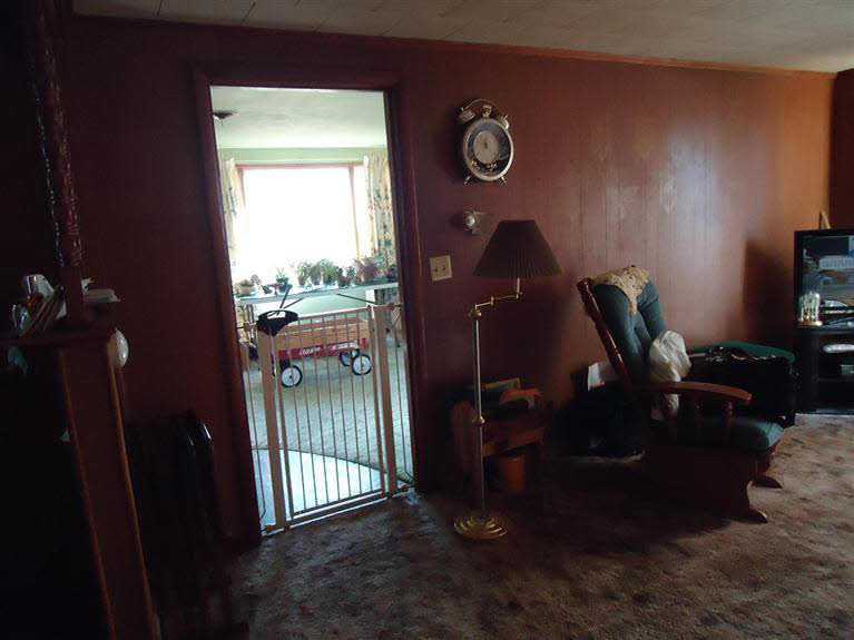 8191 South Voyles Road Pekin, IN 47165 - Photo 6 of 12 Gallery Image 6