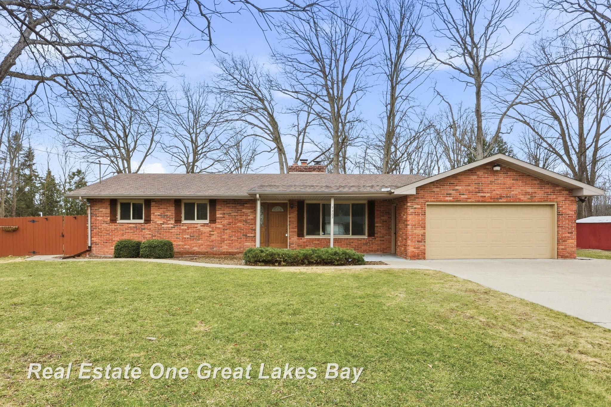 7205 Trinklein Road Saginaw, MI 48609 - Photo 4 of 81 50202618-a91a349c-2415-4be9-ae45-f2ce5947a736.JPG
