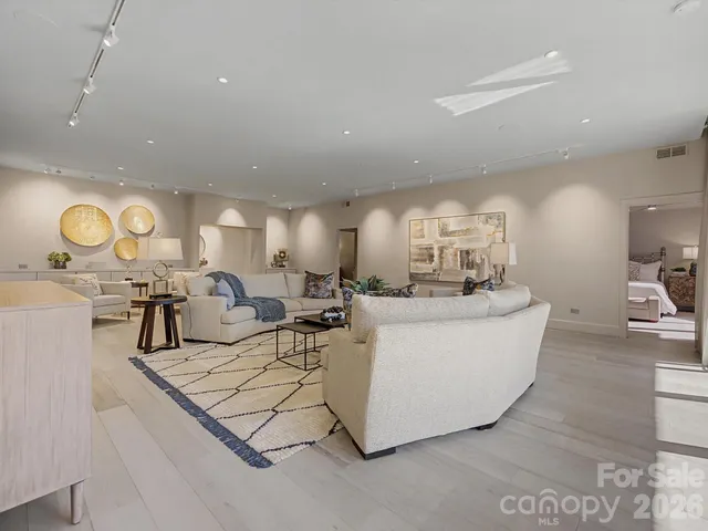 $1,445,000 | 2633 Richardson Drive, Unit 5B, Charlotte, NC 28211