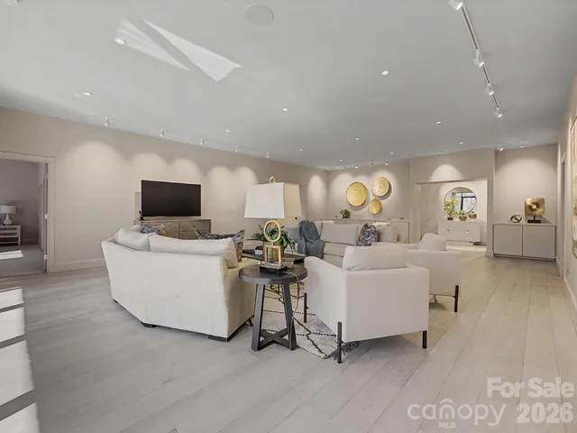 $1,445,000 | 2633 Richardson Drive, Unit 5B, Charlotte, NC 28211