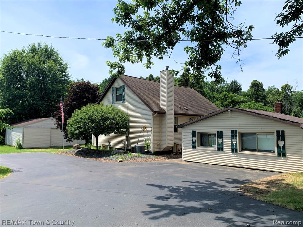 6153 North State Road Davison, MI 48423 - Photo 1 of 21