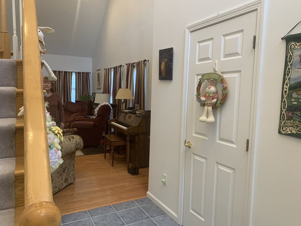 7 Queen Of Roses Lane, Unit 7 Uxbridge, MA 01569 - Photo 3 of 29 Gallery Image 3