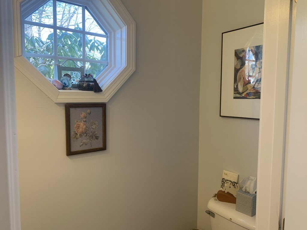 7 Queen Of Roses Lane, Unit 7 Uxbridge, MA 01569 - Photo 5 of 29 Gallery Image 5