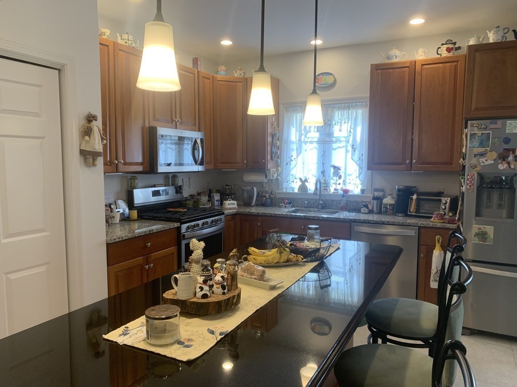 7 Queen Of Roses Lane, Unit 7 Uxbridge, MA 01569 - Photo 9 of 29 Gallery Image 9