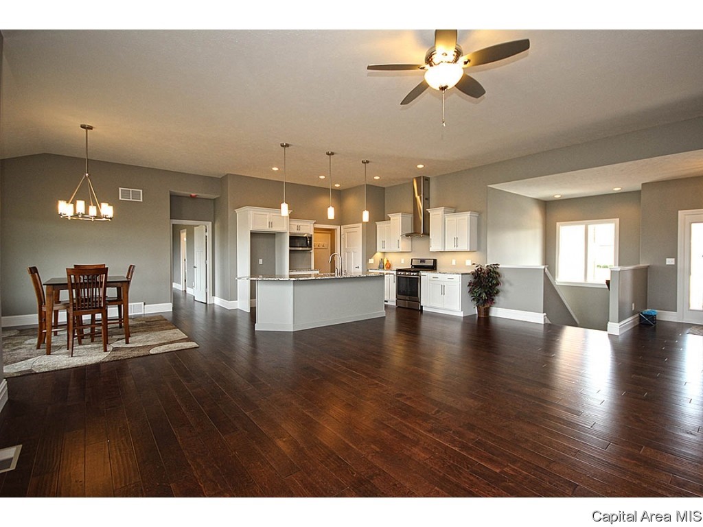3609 Crystal Spring Drive Springfield, IL 62711 - Photo 6 of 26