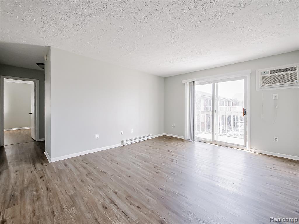 125 East Van Riper Road, Unit 7 Fowlerville, MI 48836 - Photo 6 of 26