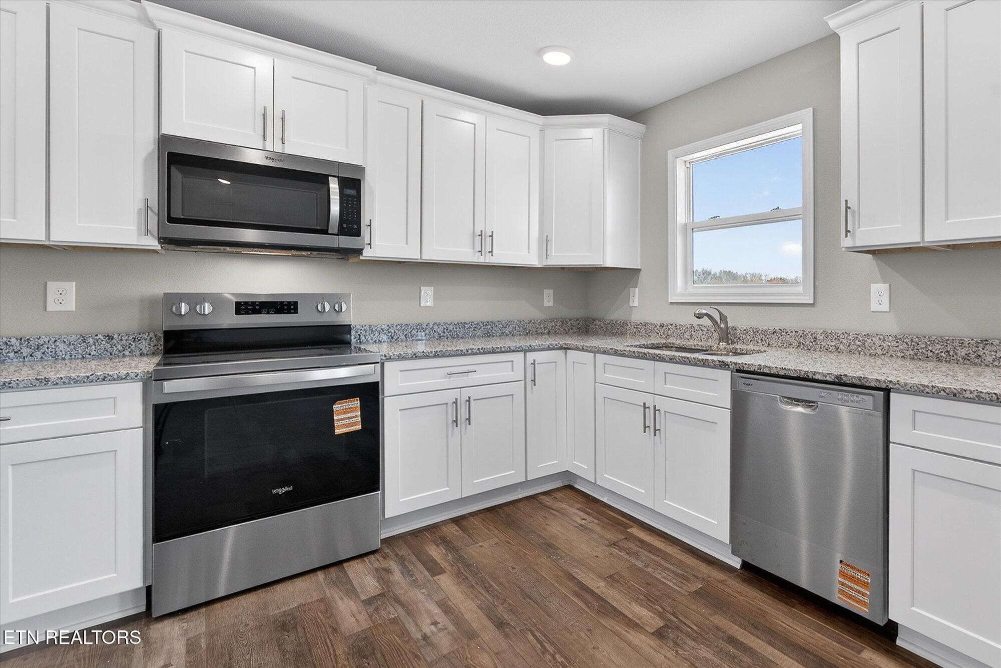 1311 Cook Road Crossville, TN 38555 - Photo 8 of 32 Gallery Image 8