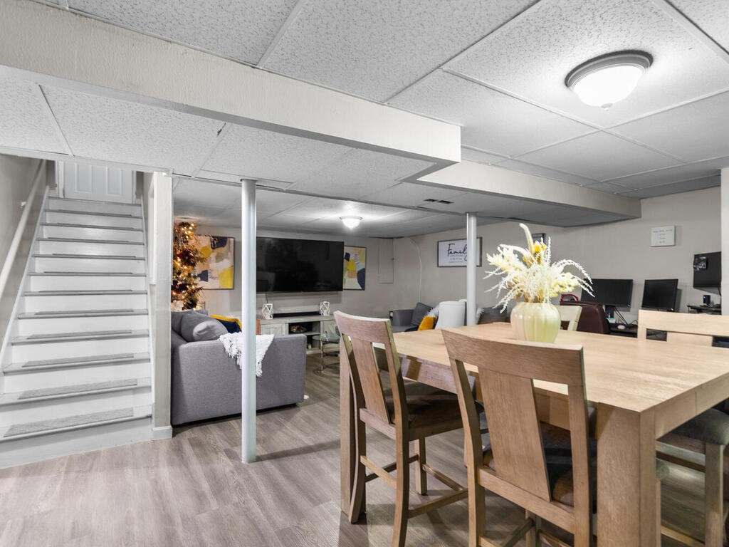 27 Lloyd Street Pawtucket, RI 02860 - Photo 17 of 24