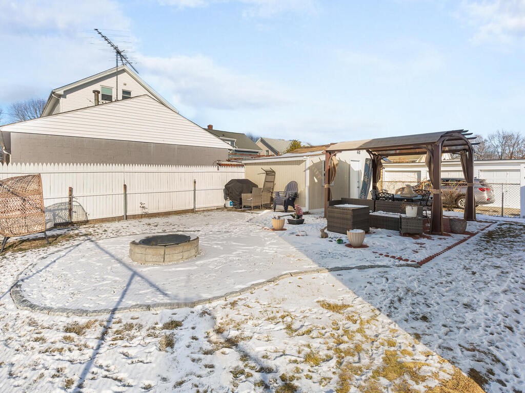 27 Lloyd Street Pawtucket, RI 02860 - Photo 21 of 24