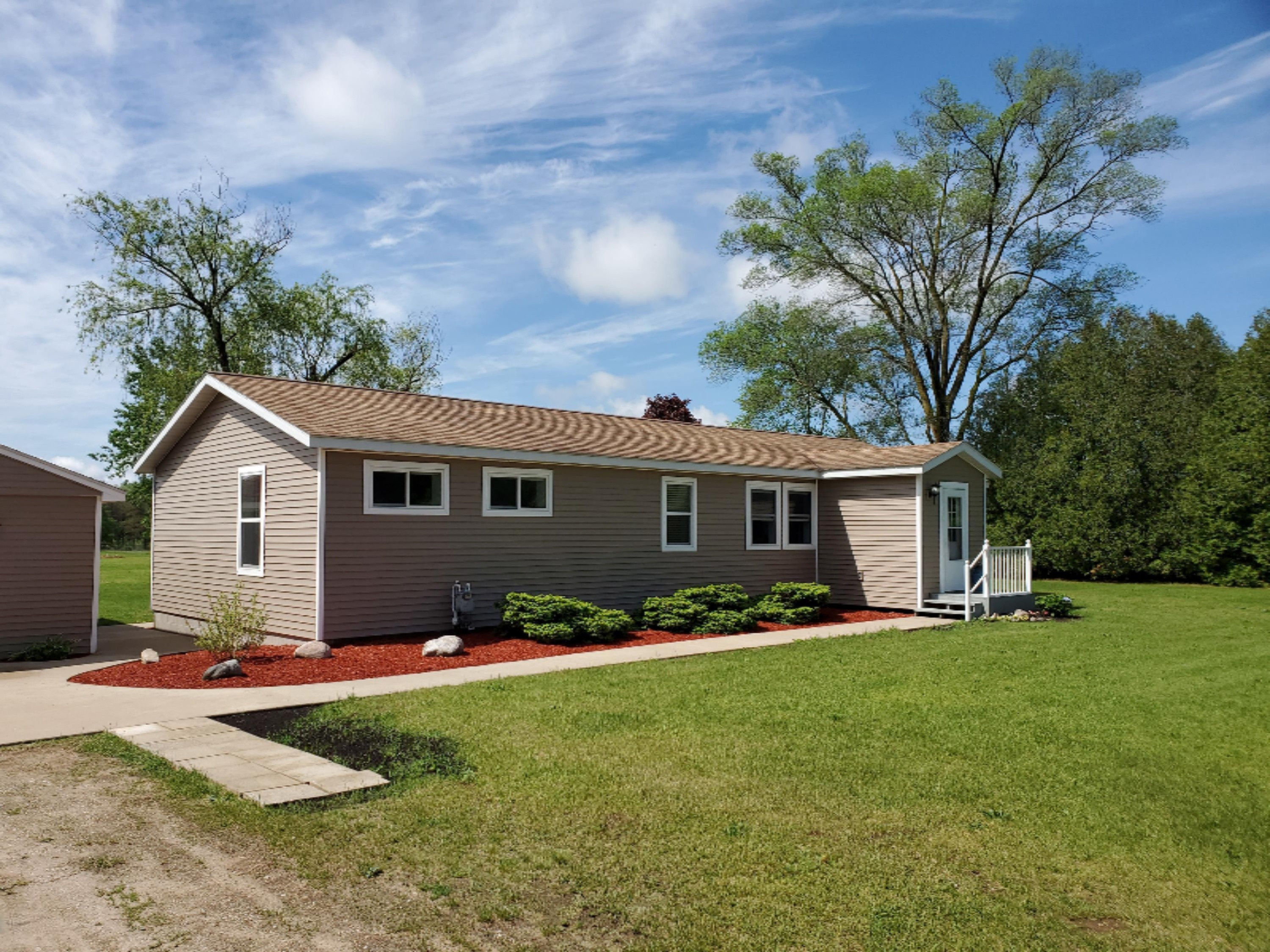 18951 Jefferson Road Morley, MI 49336 - Photo 2 of 29 20200529_112725