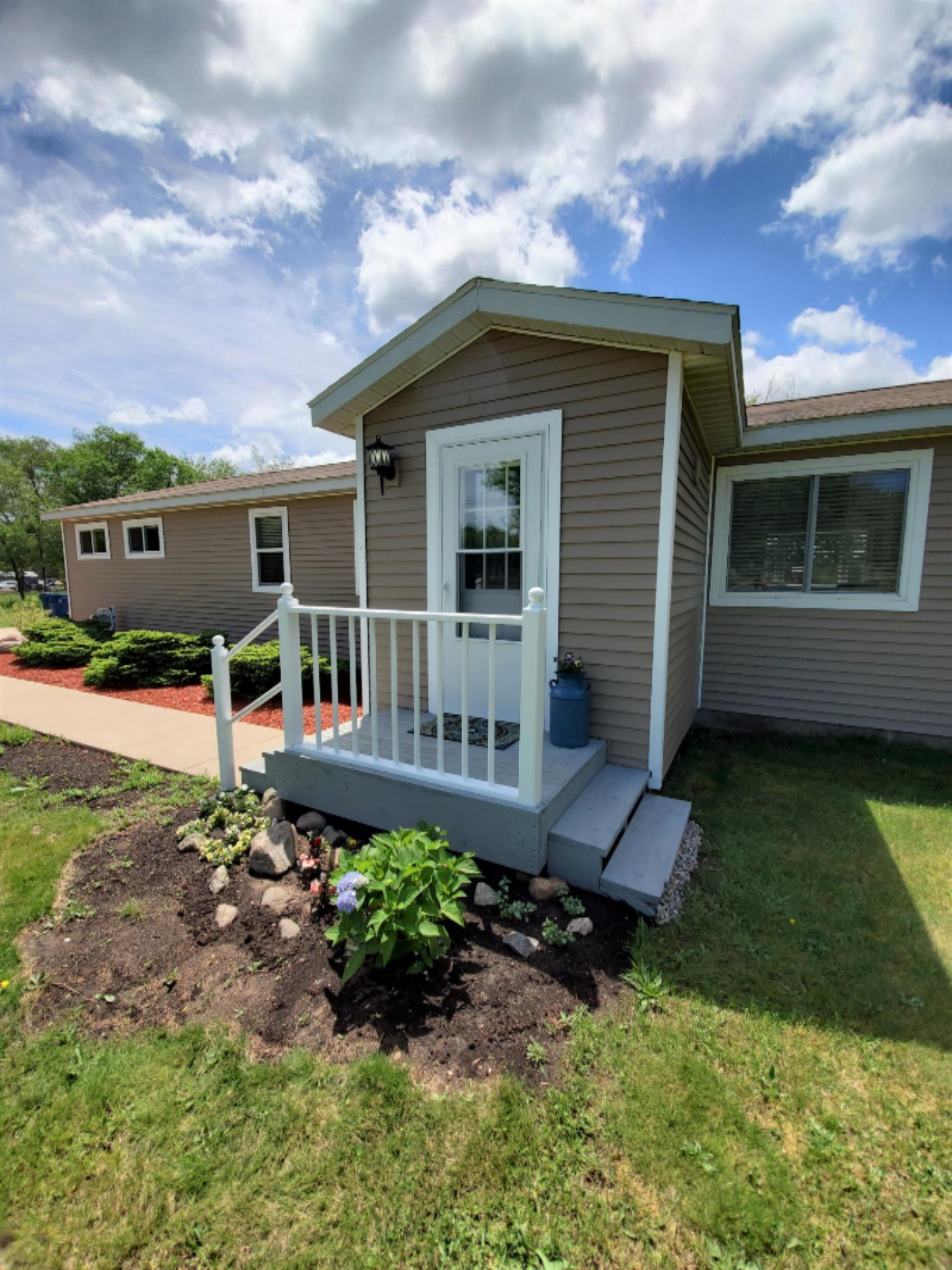 18951 Jefferson Road Morley, MI 49336 - Photo 5 of 29 Front Porch