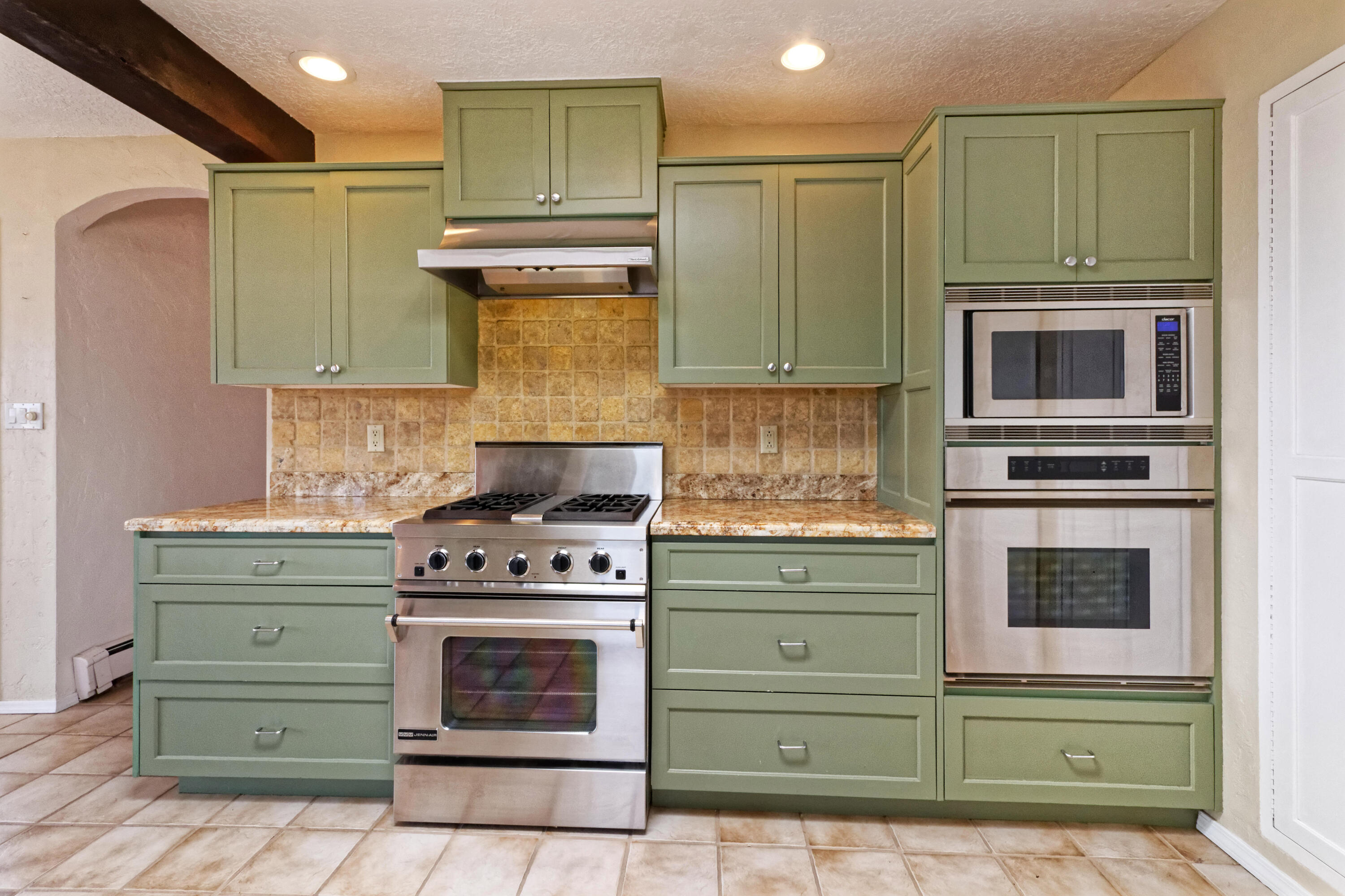 302 Villa Verde Drive Southeast Rio Rancho, NM 87124 - Photo 12 of 38 Gallery Image 12