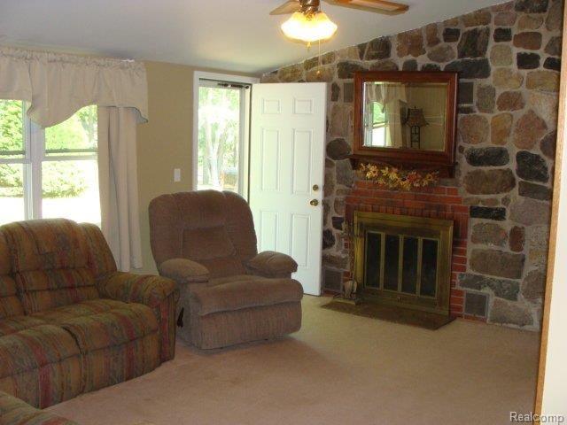 882 Pine Tree Road Lake Orion, MI 48362 - Photo 8 of 11 Great Room