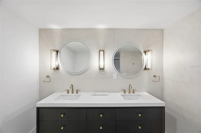 $3,000 | 13025 Village Chase Circle, Tampa, FL 33618