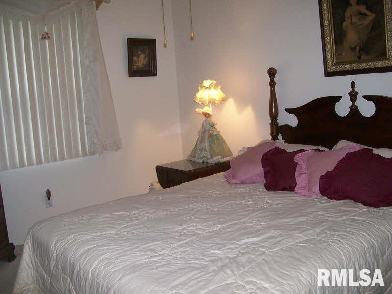 204 Garfield Street Valier, IL 62891 - Photo 8 of 9 Gallery Image 8