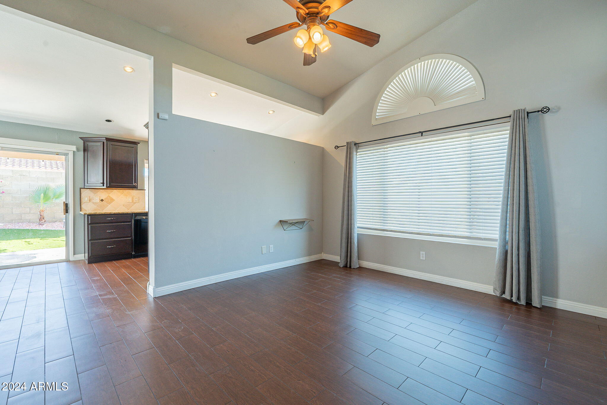 1701 East Fremont Road Phoenix, AZ 85042 - Photo 4 of 19 7-web-or-mls-Fremont-7