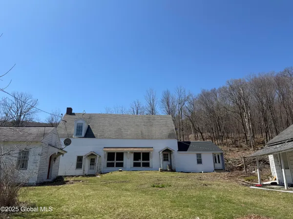 $399,000 | 17971 Highway 22, Berlin, NY 12022