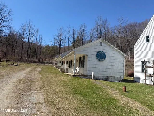 $399,000 | 17971 Highway 22, Berlin, NY 12022