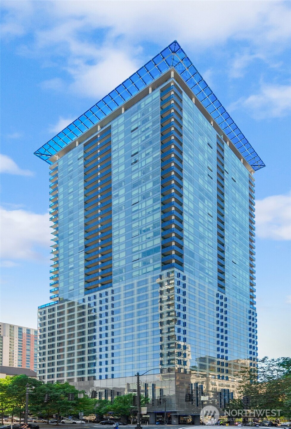 737 Olive Way, Unit 3509 Seattle, WA 98101 - Photo 27 of 31 a front view of a building