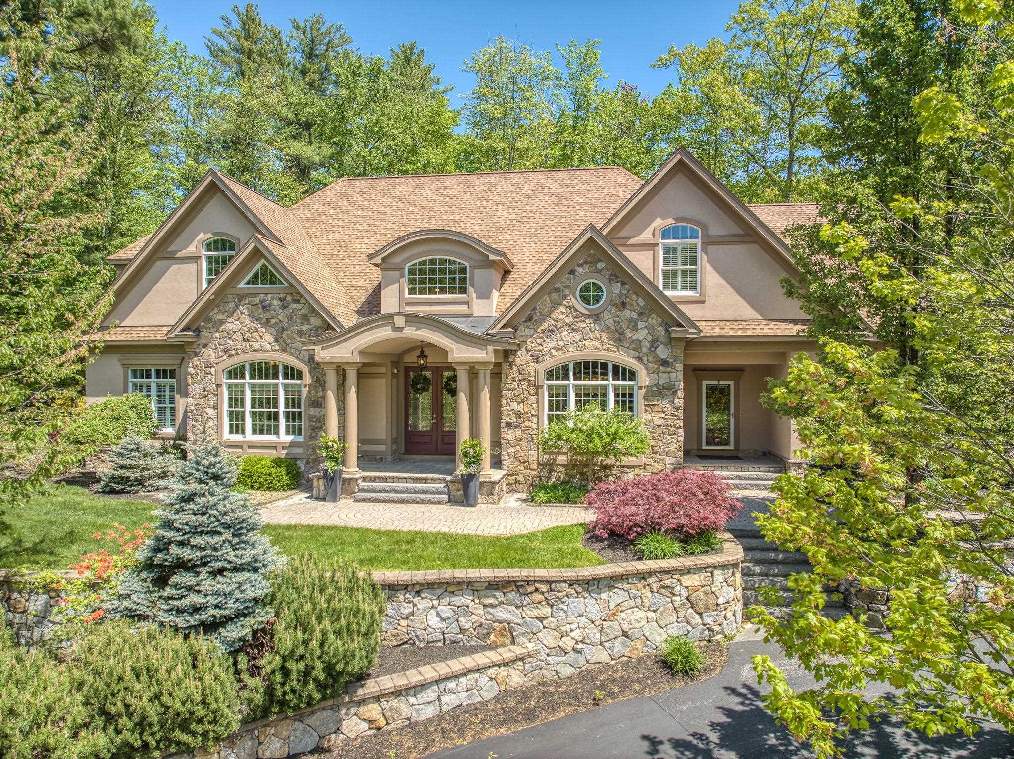 61 Riddle Drive Bedford, NH 03110 - Photo 1 of 40