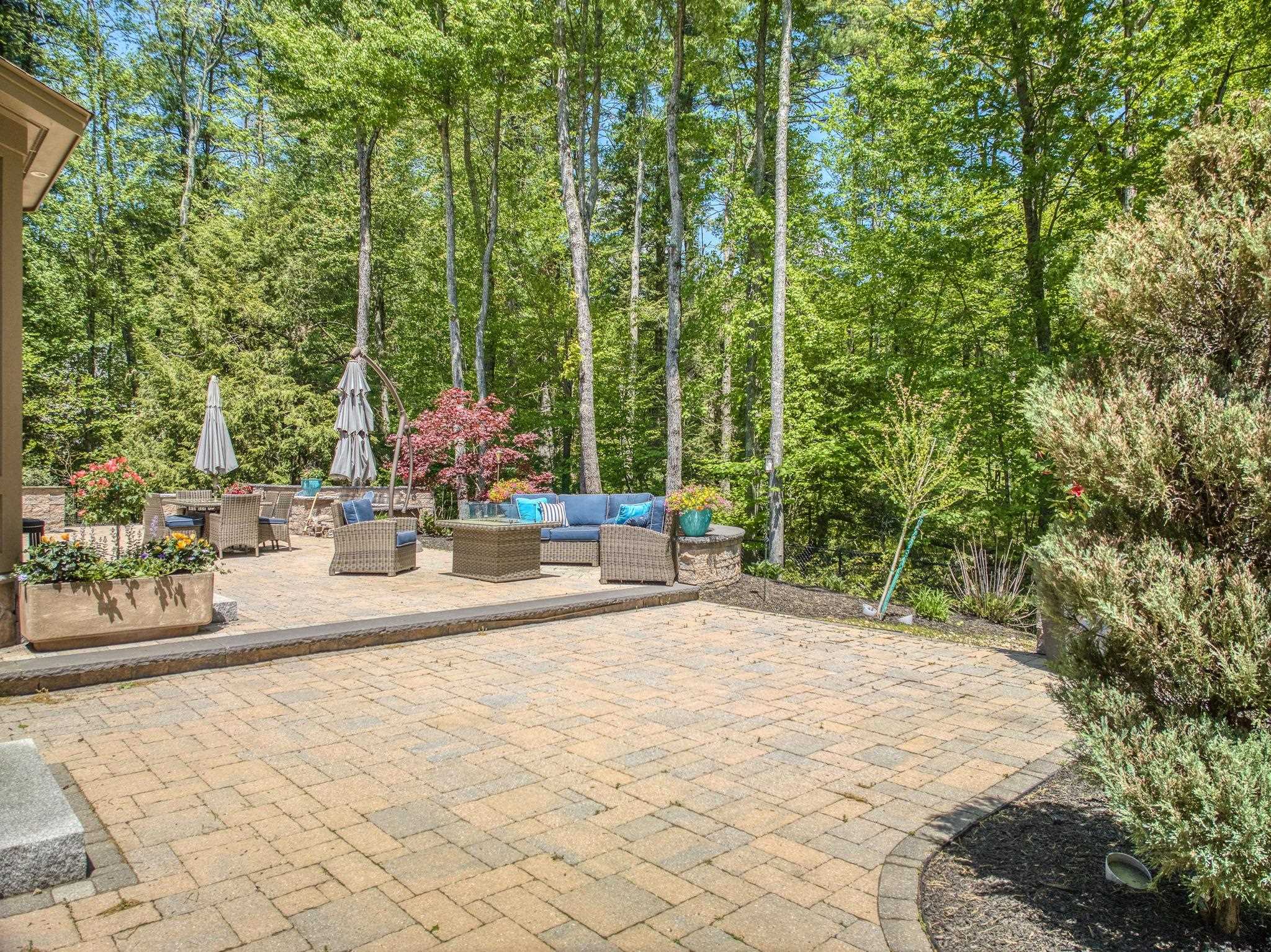 61 Riddle Drive Bedford, NH 03110 - Photo 17 of 40