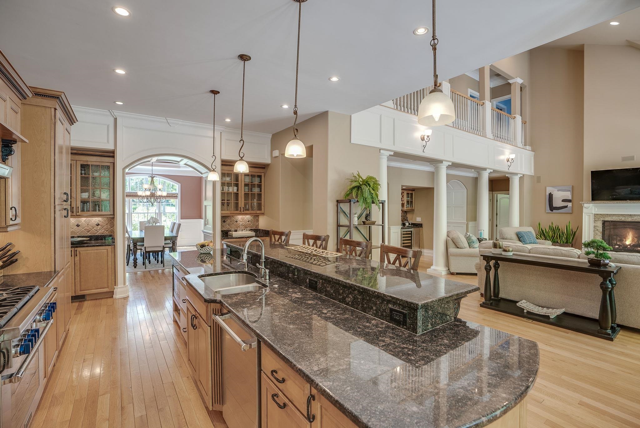 61 Riddle Drive Bedford, NH 03110 - Photo 9 of 40