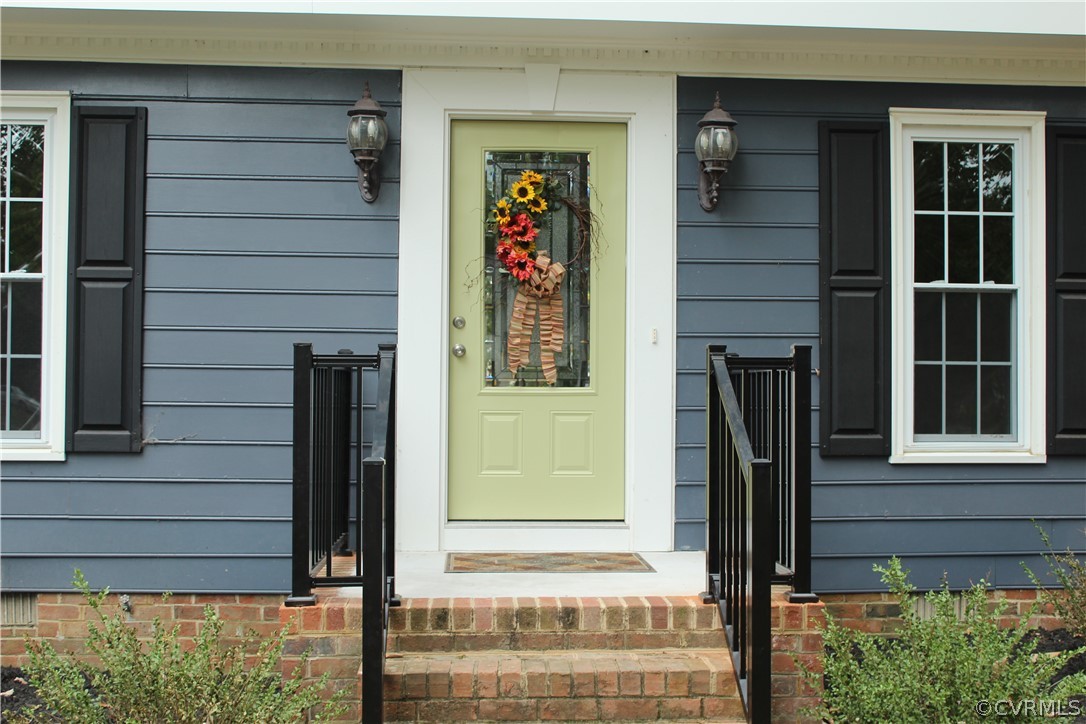 13621 Thorngate Road Midlothian, VA 23113 - Photo 2 of 46 a front view of a house with a window