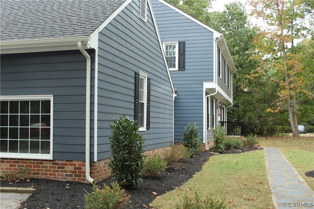 13621 Thorngate Road Midlothian, VA 23113 - Photo 4 of 46 a view of a house with a yard