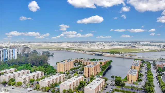 $320,000 | 4705 Northwest 7th Street, Unit 1017, Miami, FL 33126