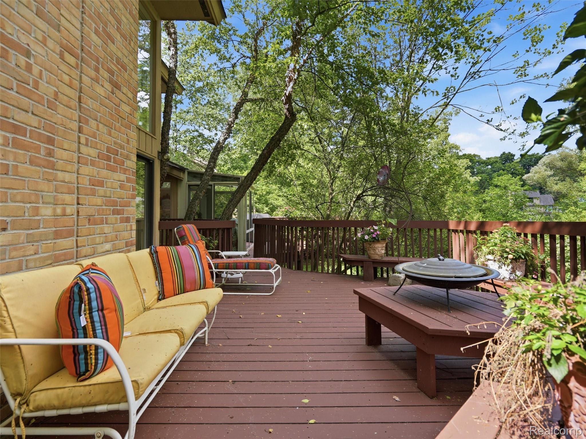 4751 Rolling Ridge Road West Bloomfield, MI 48323 - Photo 43 of 51 Deck