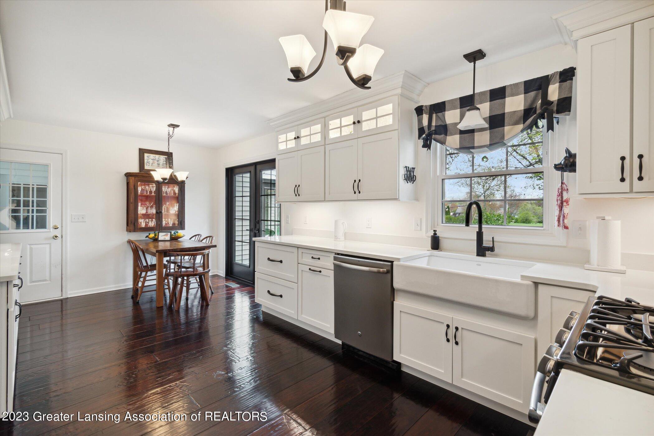 941 Kingsbridge Road Grand Ledge, MI 48837 - Photo 13 of 46 24-941-Kingsbridge-Rd-Grand-Ledge-MI-488