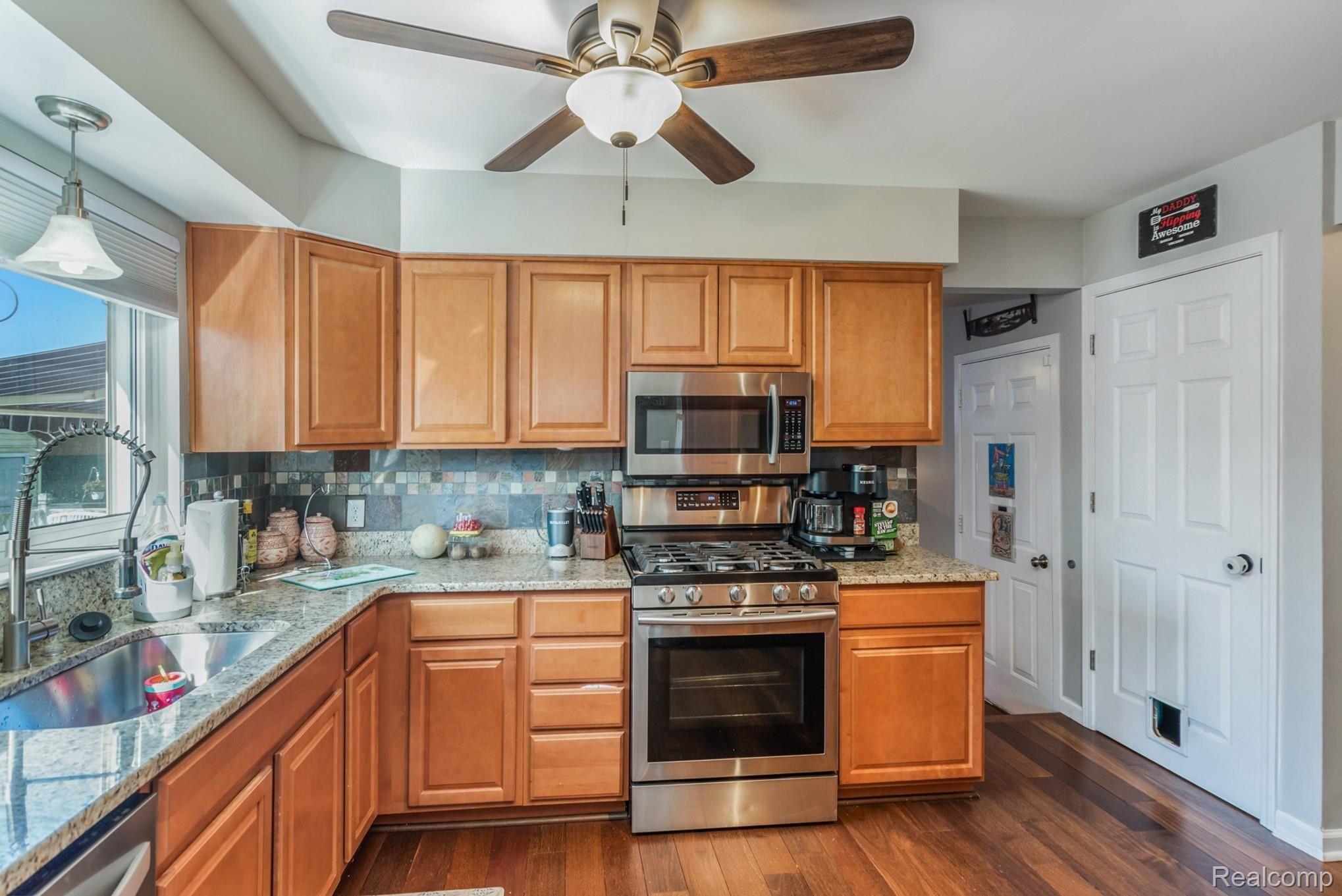 24781 Timber Ridge Trail Flat Rock, MI 48134 - Photo 11 of 31 DSC_2083.jpg