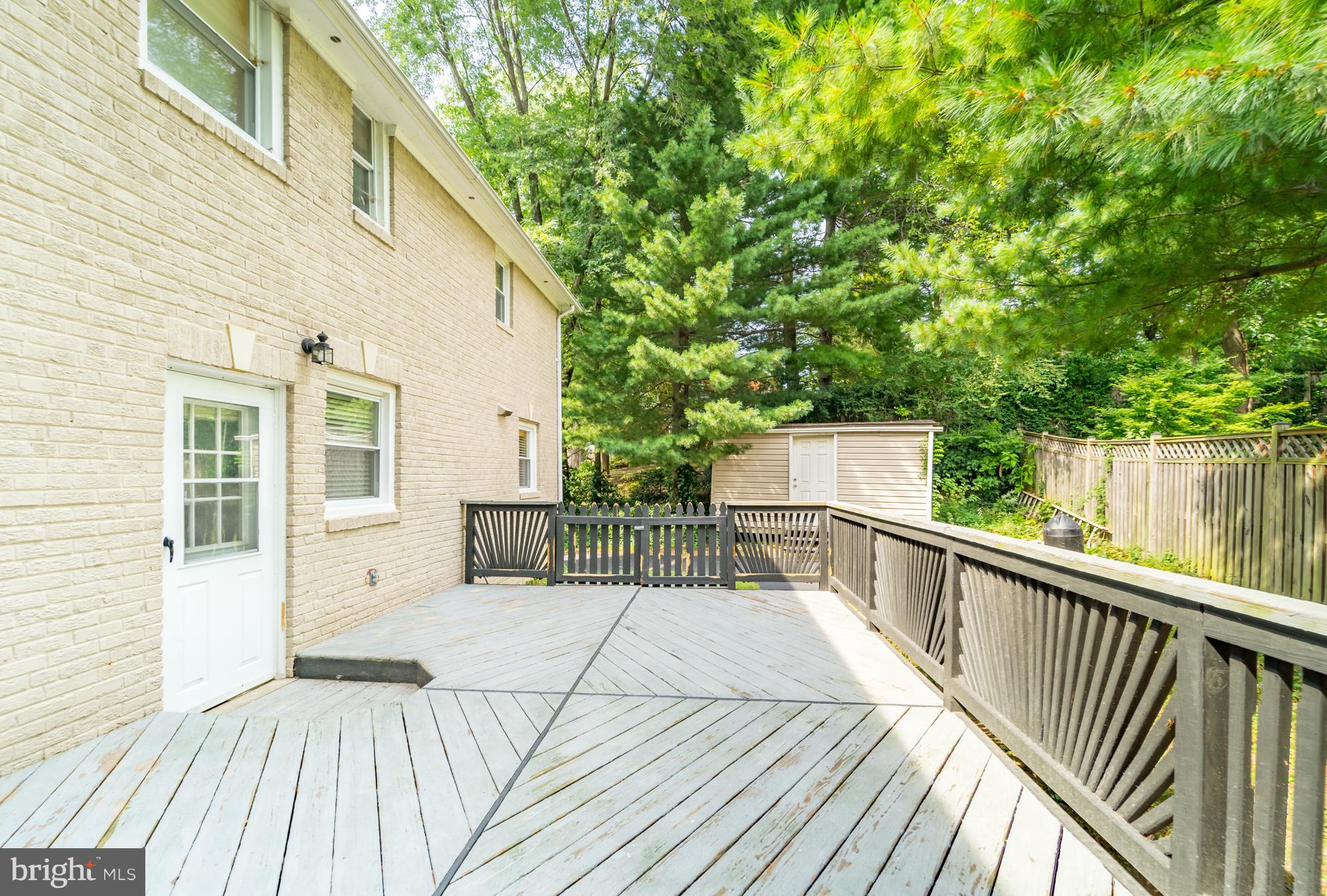 11701 Galt Avenue Silver Spring, MD 20902 - Photo 28 of 29 Exterior (Rear)
