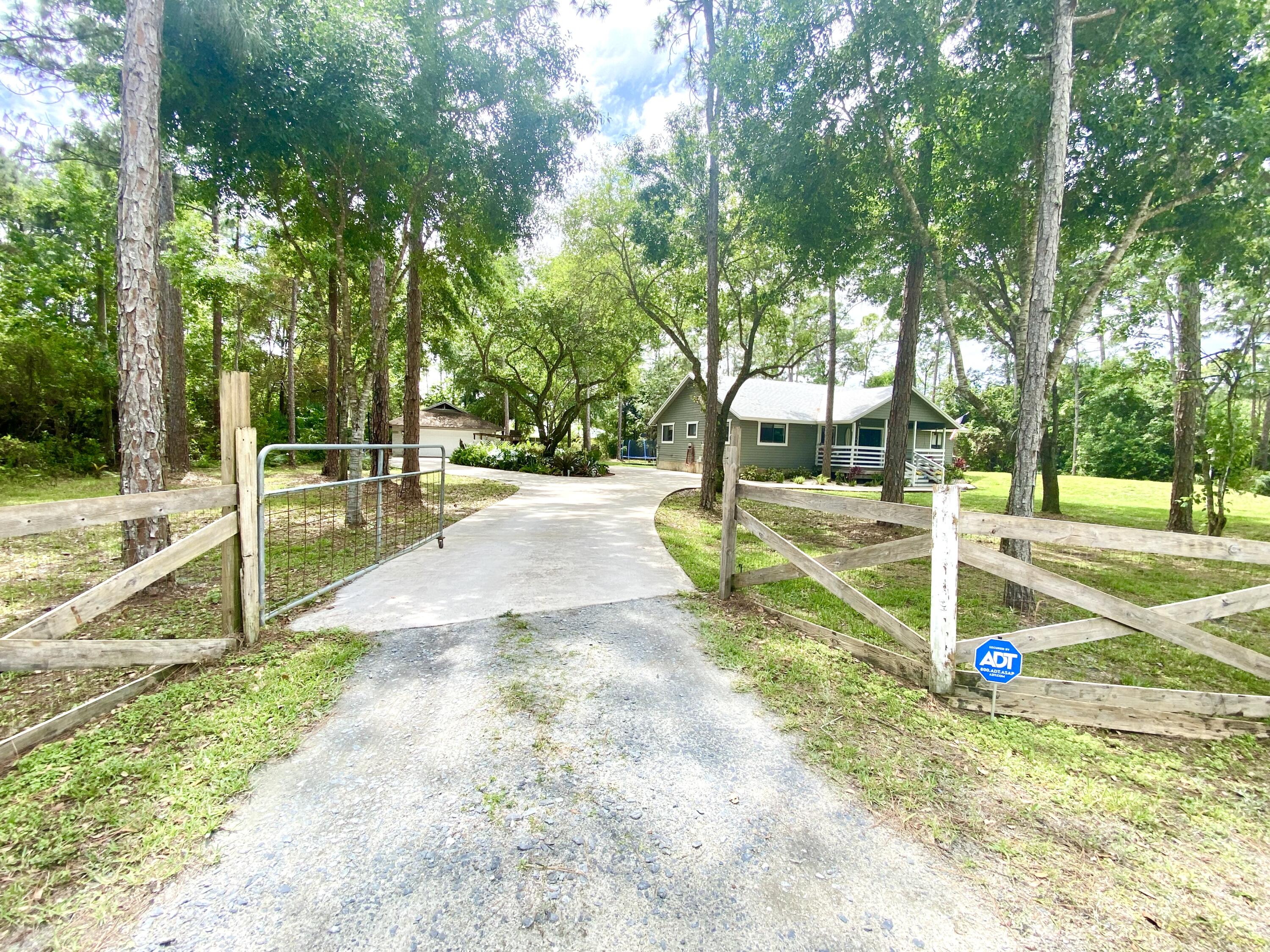 13130 85th Road North The Acreage, FL 33412 - Photo 3 of 34 3518DA9C-4F6B-4149-ACCE-4A48D803A61E