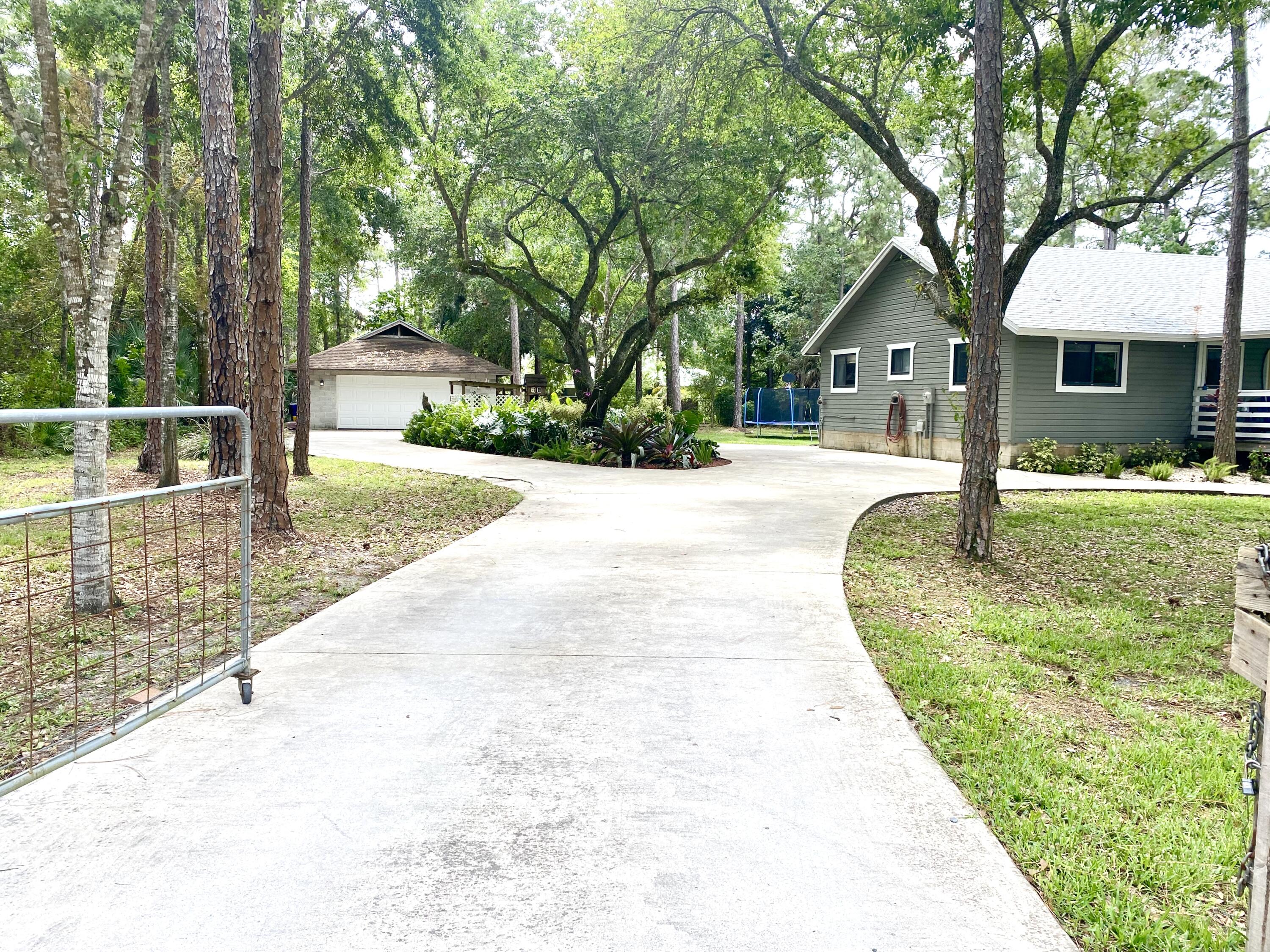 13130 85th Road North The Acreage, FL 33412 - Photo 32 of 34 7BD1987A-5F99-4E7D-88E1-9878ADE3034B